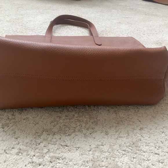 Cuyana Caramel Classic Leather Zipper Tote Brand New with Tags - Picture 3 of 12